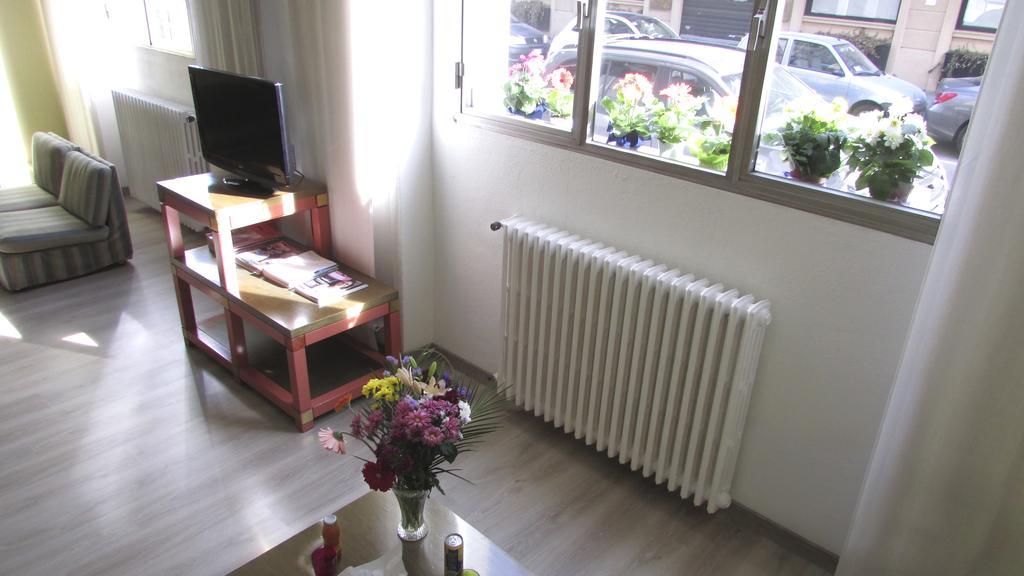 Hotel Johnny Милано Екстериор снимка
