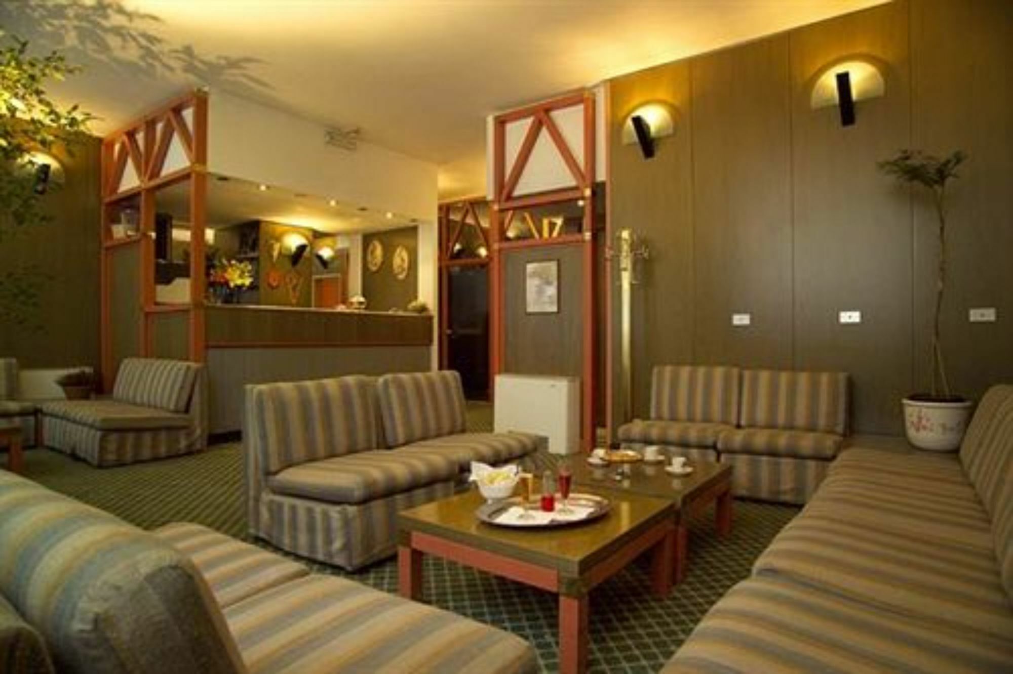 Hotel Johnny Милано Екстериор снимка